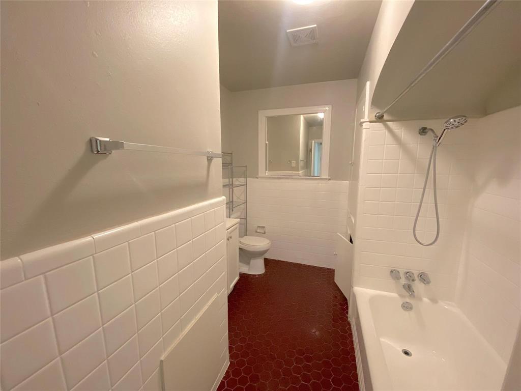 Dallas Land & Loan 03 - Residential Lease