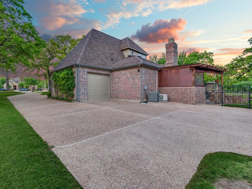 Regency Oaks - Residential