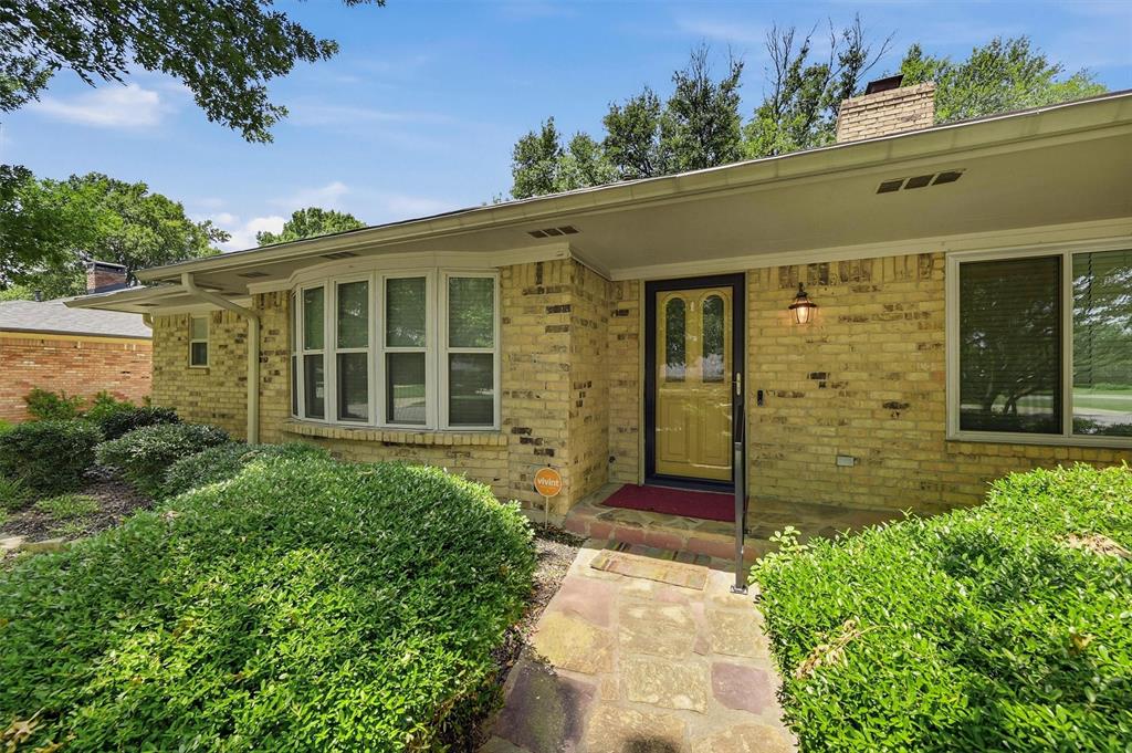 3008 Redbud Trail