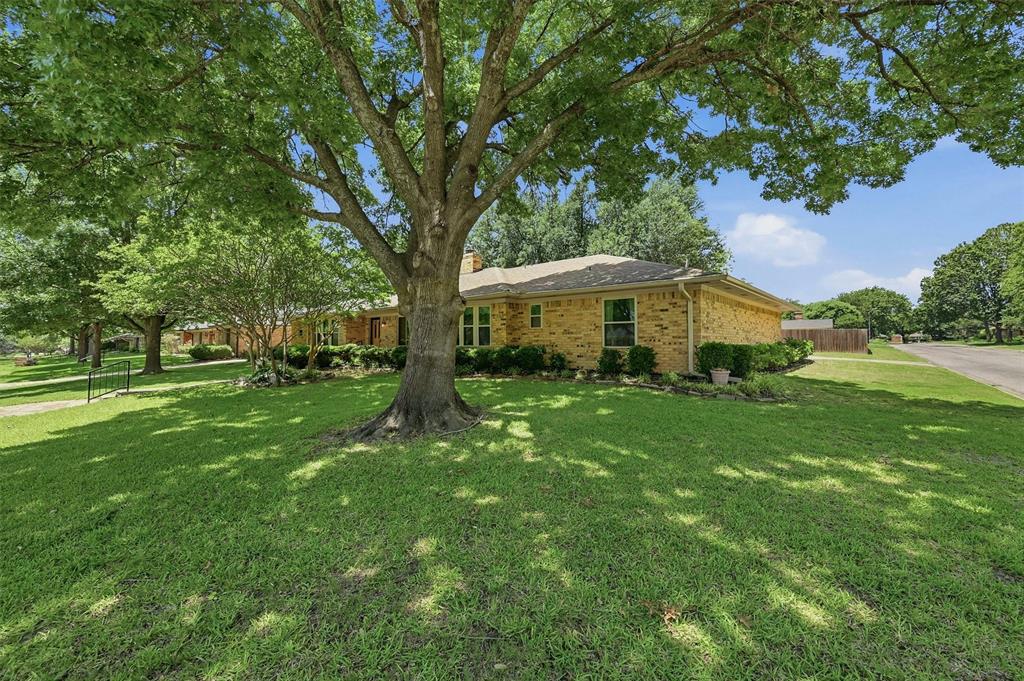3008 Redbud Trail