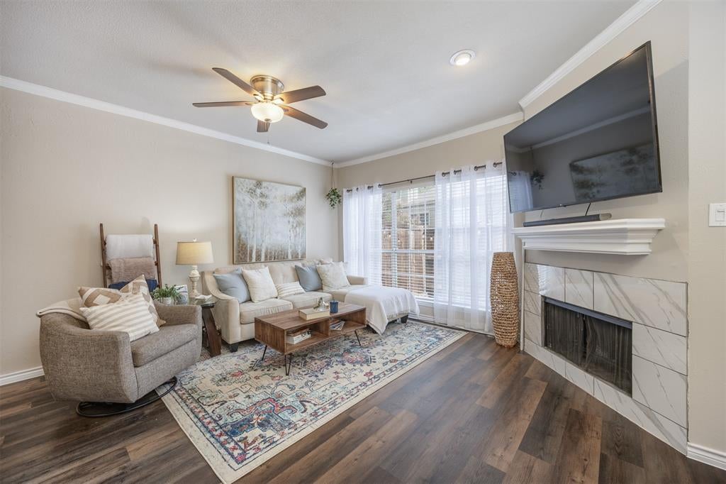7151 Gaston Avenue 910