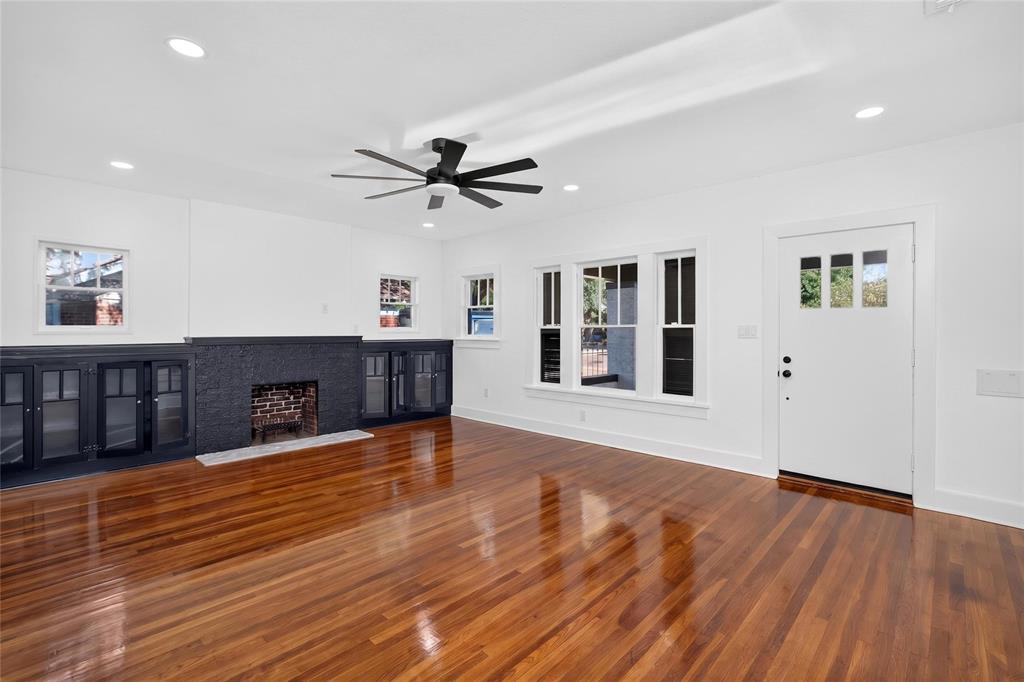 3410 Meadowbrook Drive