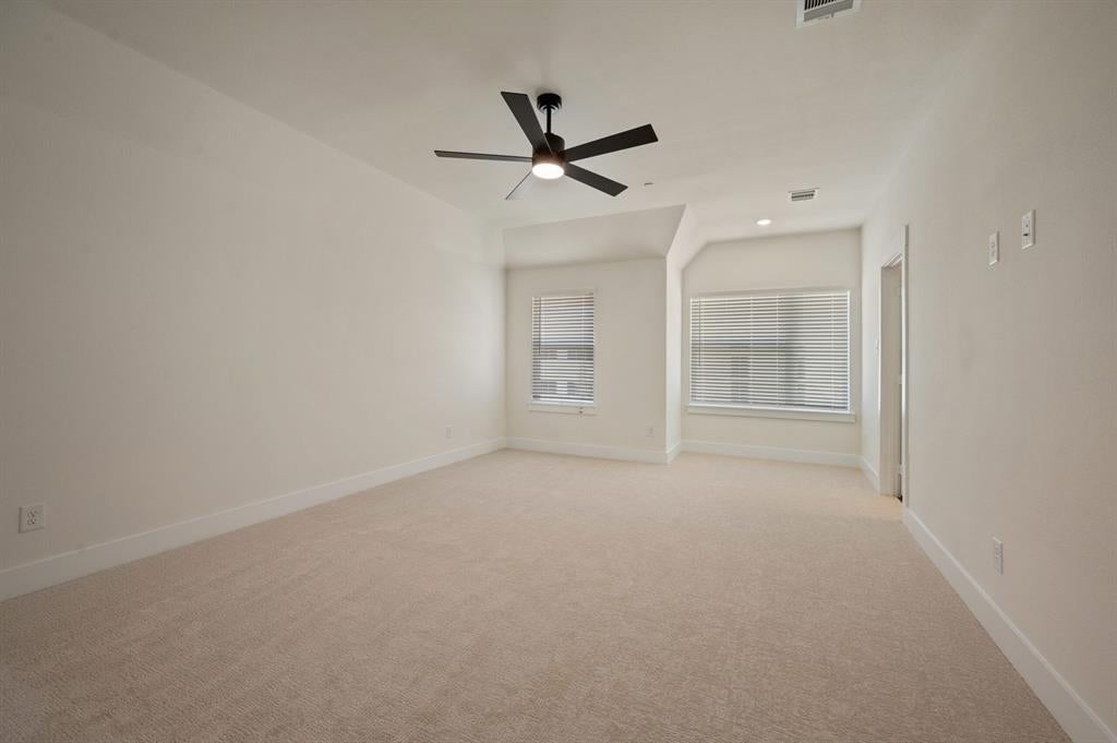 2547 Huxley Mews