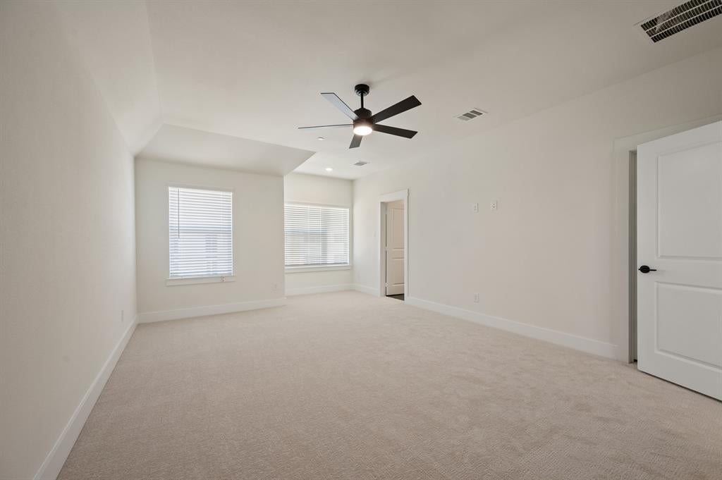 2547 Huxley Mews