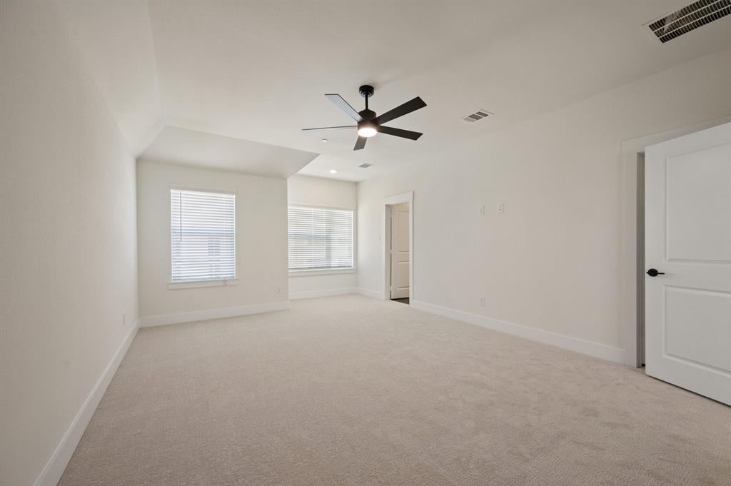 2547 Huxley Mews