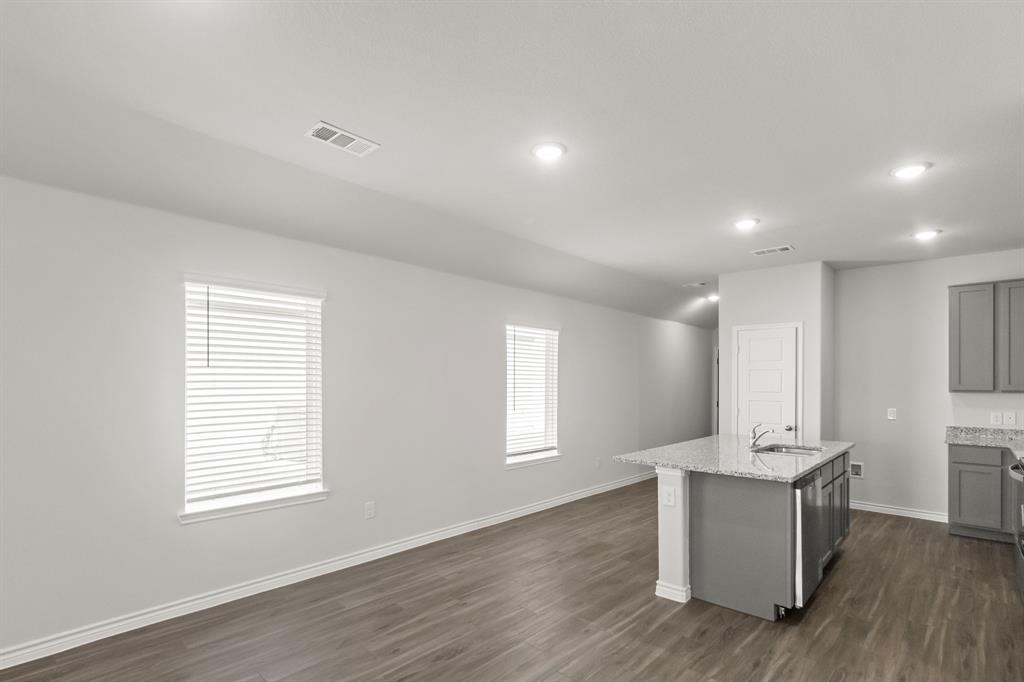 10025 Freighter Trail