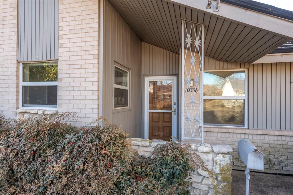 10236 Mapleridge Drive