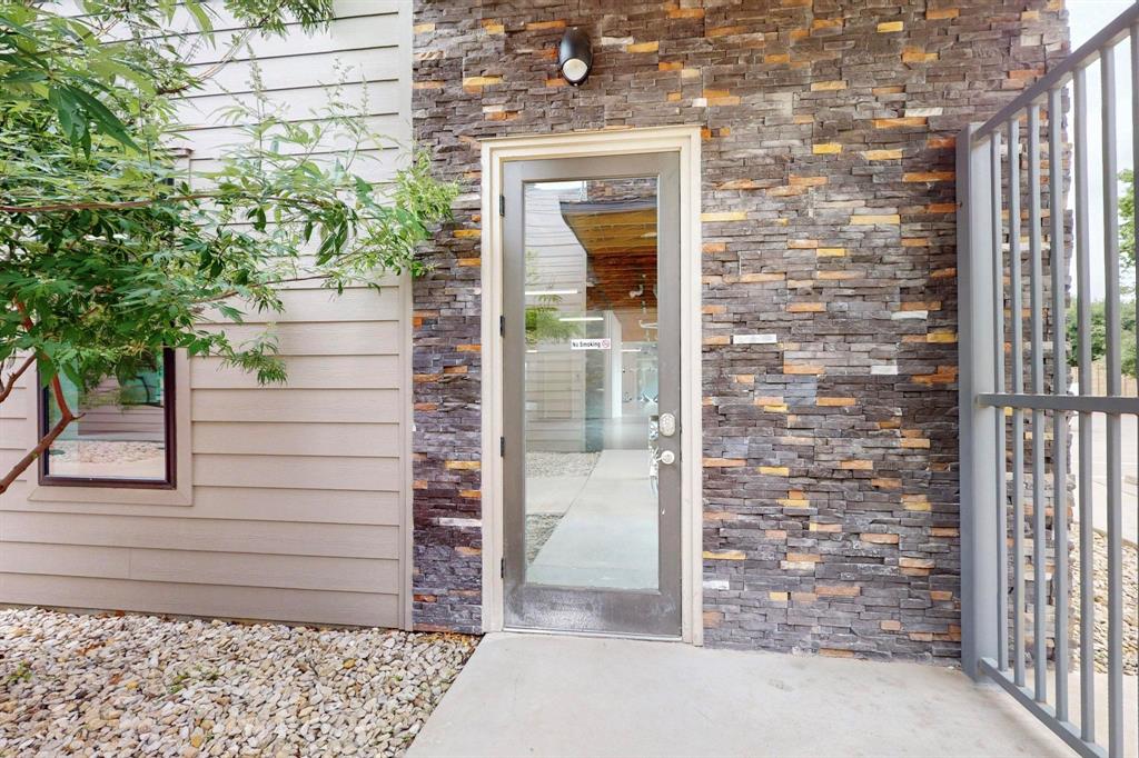 651 E Debbie Lane 300