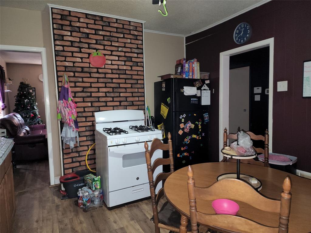 J E Grissom Of Fair Park Ac - Residential