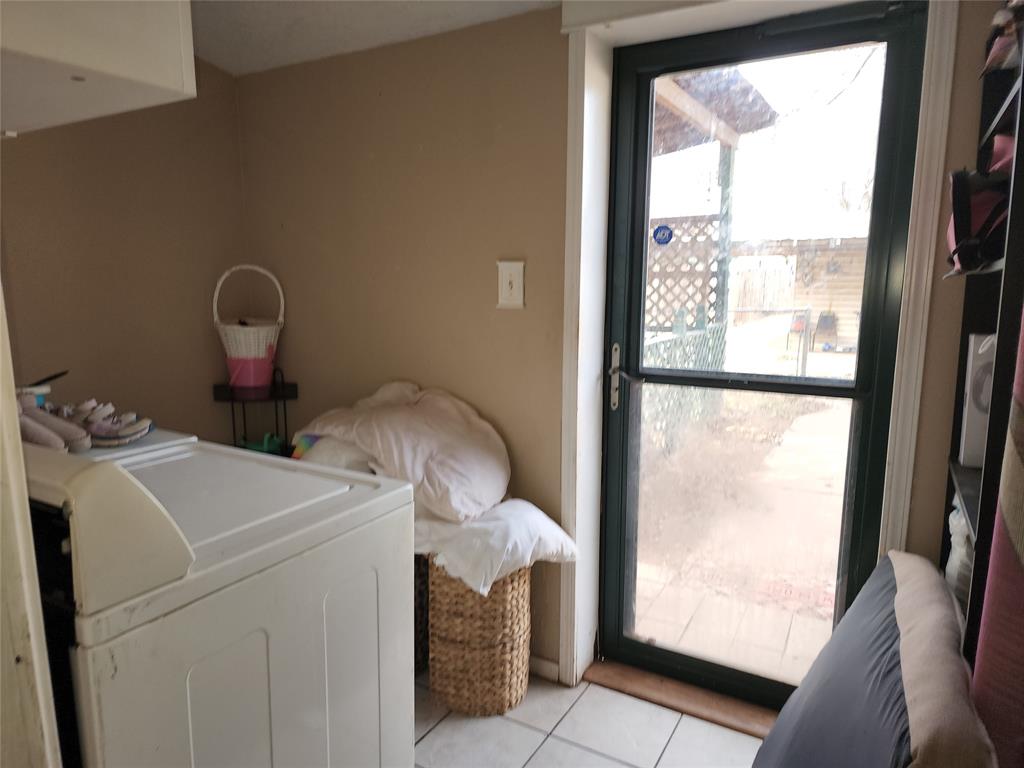 J E Grissom Of Fair Park Ac - Residential