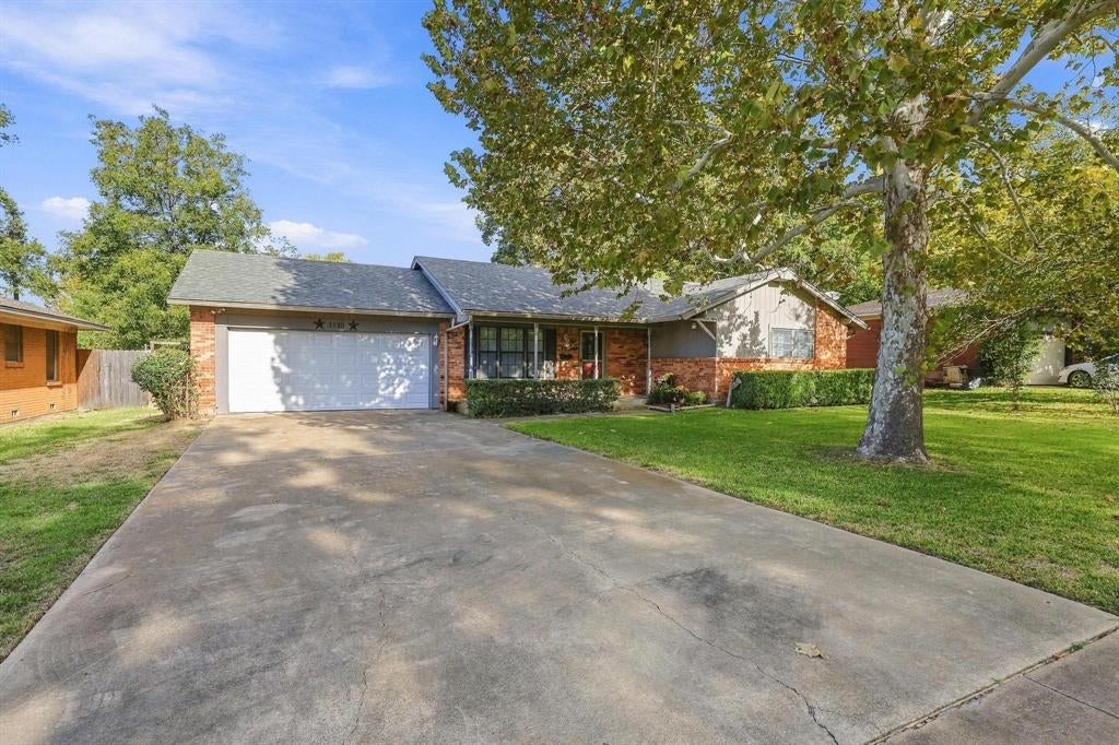 1419 Hillcrest Drive