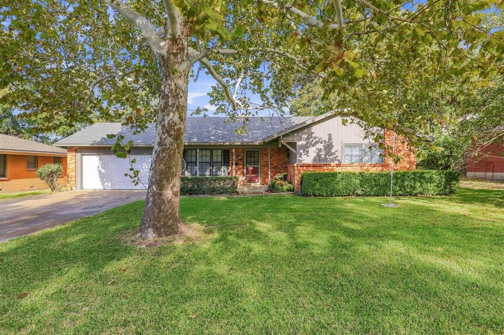 1419 Hillcrest Drive