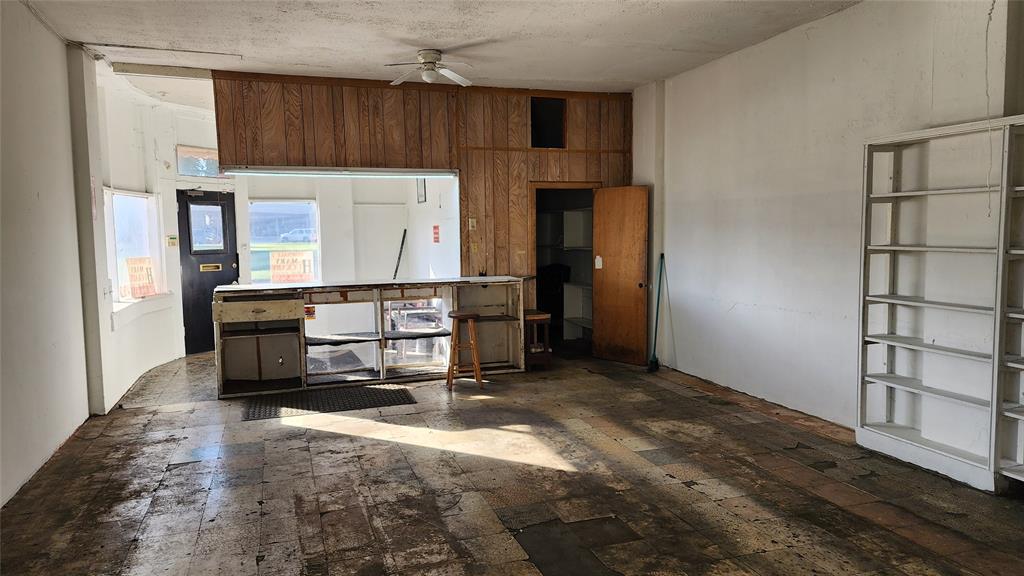 ukn - Commercial Sale