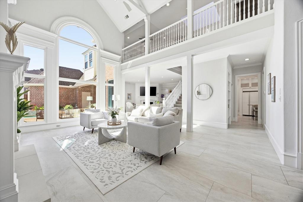 5024 Hummingbird Lane