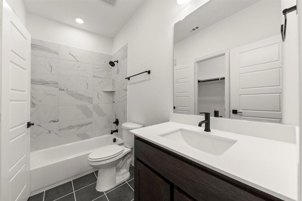 Las Brisas at Stoney Creek - Residential