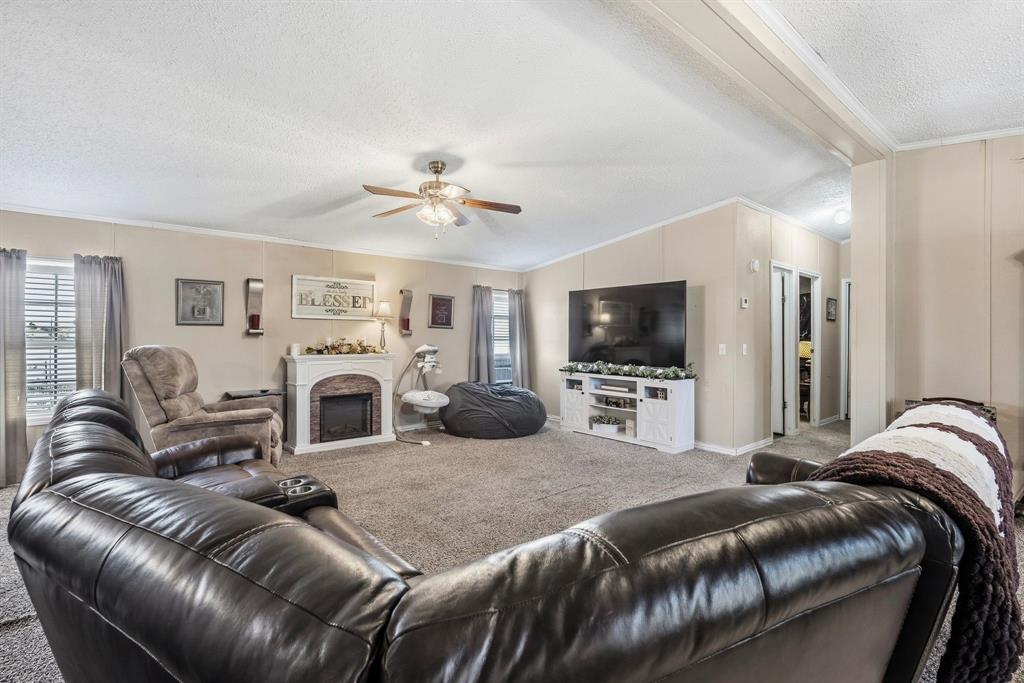 5716 County Road 4516