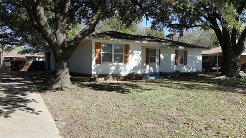 A home in Kaufman