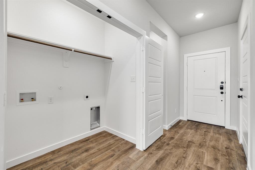 EDGEWOOD ESTS - Residential Lease