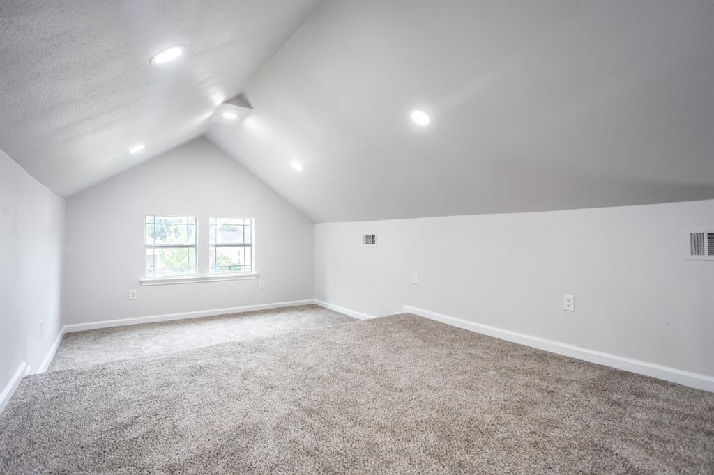 Winnetka Heights - Residential