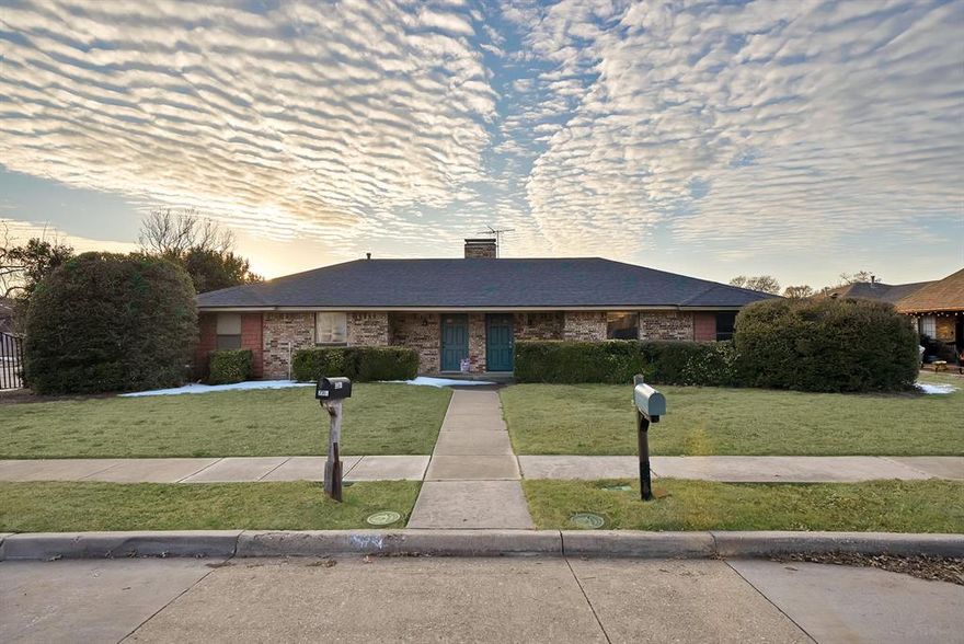 Well-constructed, maintained Half DUPLEX in the heart of Plano, Full Duplex can be discussed. Roof installed in 2020, HVAC approximately 3 years old. This home has tons of potential. All offers will be considered. This could be an awesome investment to own one side and lease out the other side.