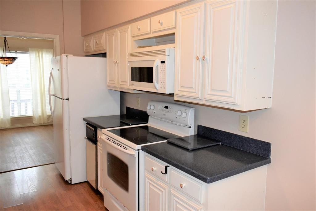 Lakeside Landing Twnhms - Residential