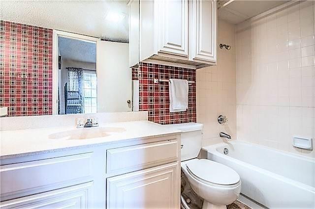 Lakeside Landing Twnhms - Residential