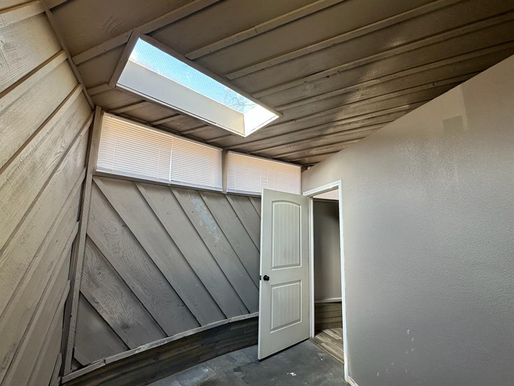 Sutton Place Liddon Twnhms - Residential