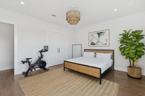 Tiny photo for 2231 Madera Street, Dallas, TX 75206 (MLS # 21124636)