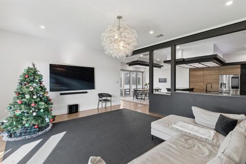 Tiny photo for 2231 Madera Street, Dallas, TX 75206 (MLS # 21124636)