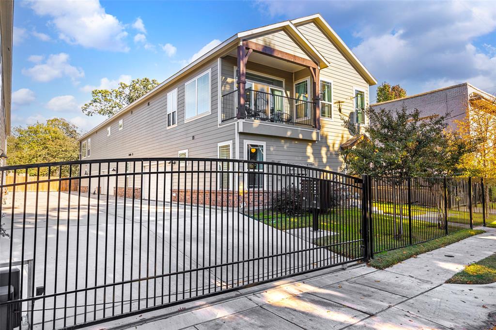 Henderson Heights Condo Bldg #1 - Residential Lease