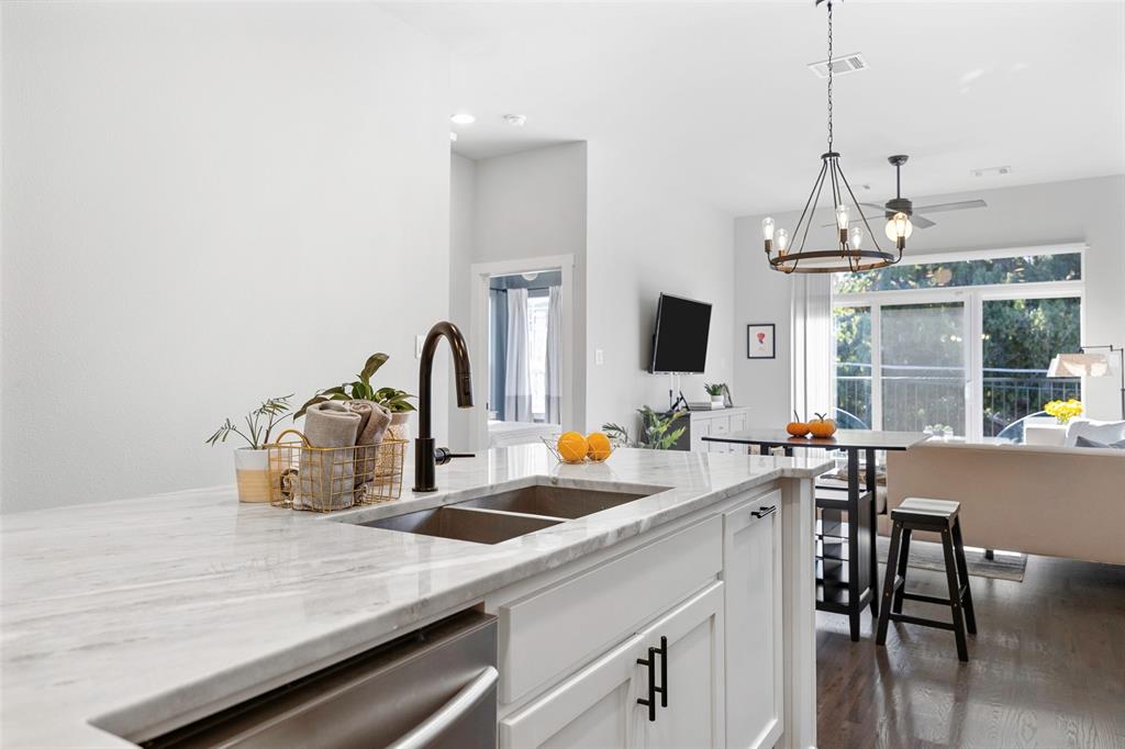 Henderson Heights Condo Bldg #1 - Residential Lease