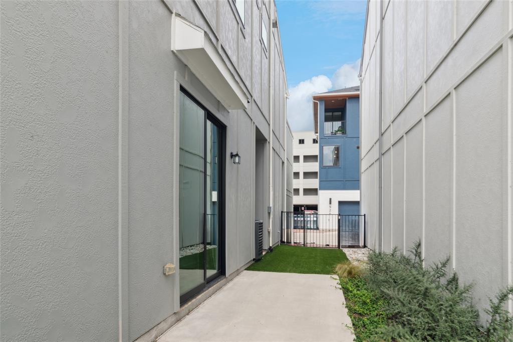 Sapphire Bay - Residential Lease