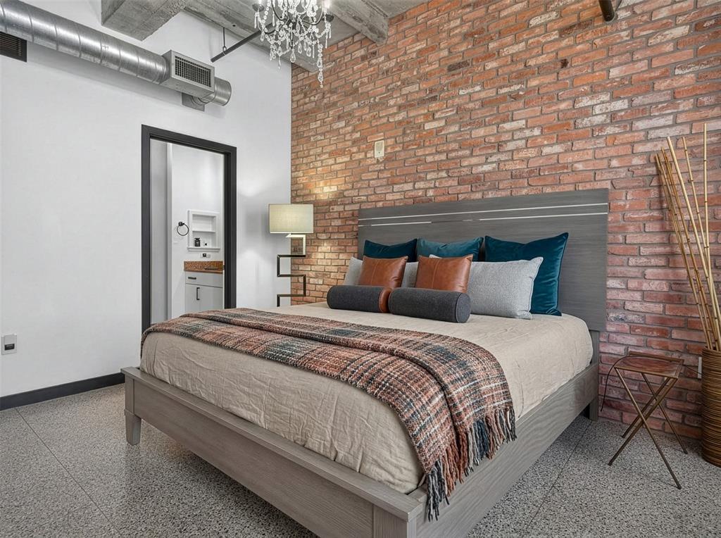 Texas & Pacific Lofts Condo - Residential