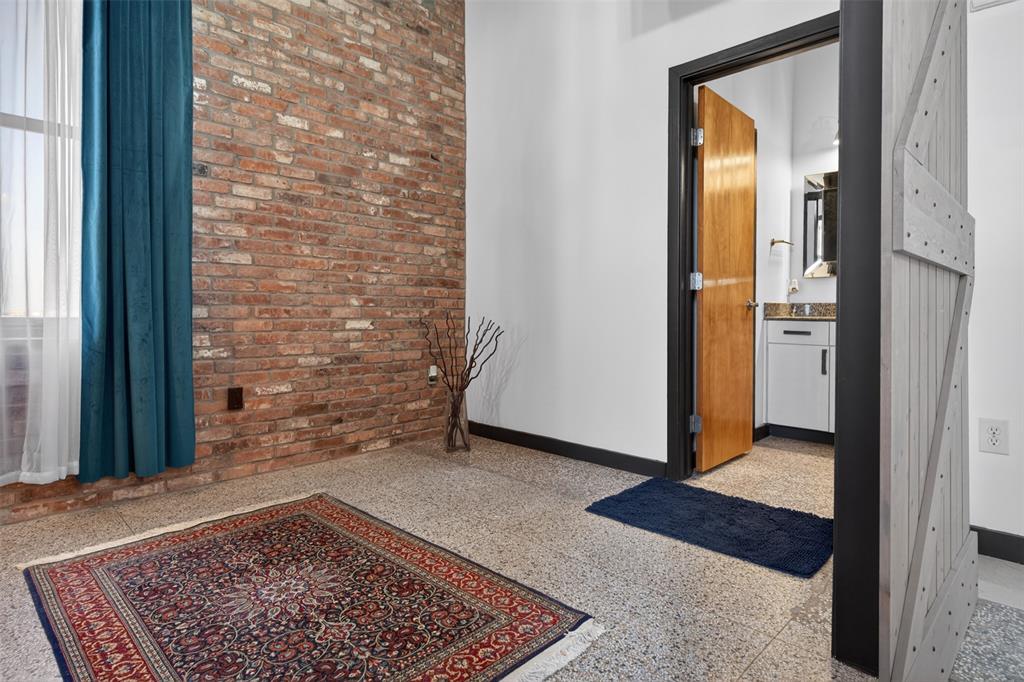 Texas & Pacific Lofts Condo - Residential