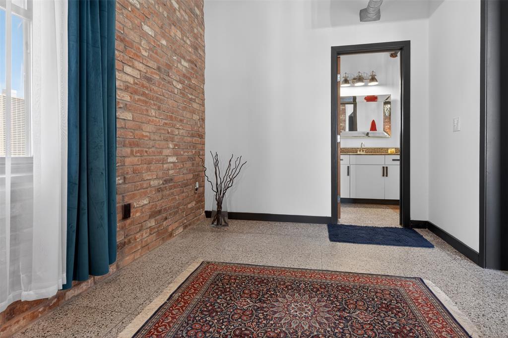 Texas & Pacific Lofts Condo - Residential