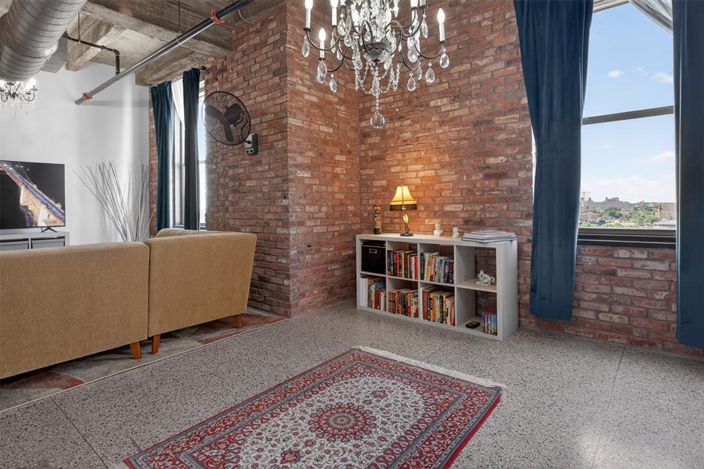 Texas & Pacific Lofts Condo - Residential