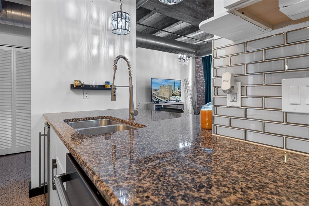 Texas & Pacific Lofts Condo - Residential