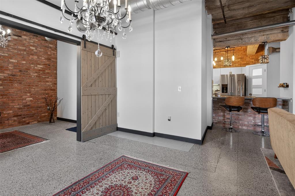 Texas & Pacific Lofts Condo - Residential
