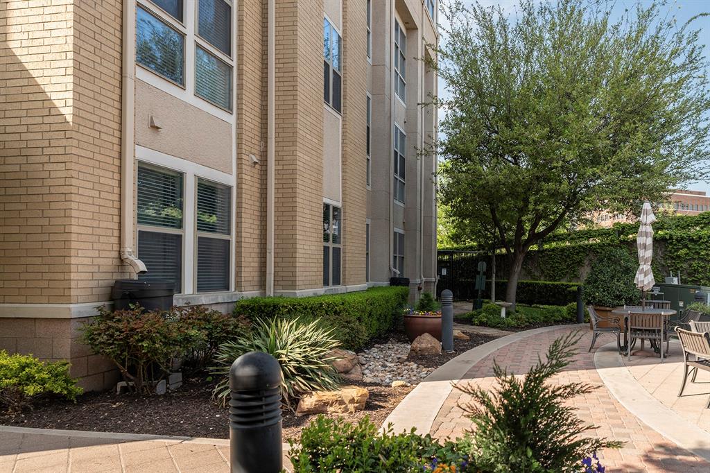 Texas & Pacific Lofts Condo - Residential