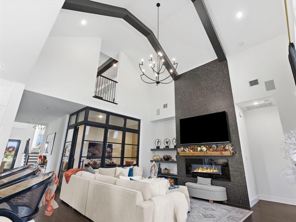 3780 Roundtree Drive