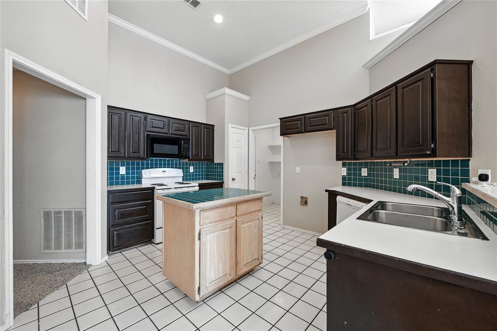 Lewisville, Texas 75067, United States, 3 Bedrooms Bedrooms, ,2 BathroomsBathrooms,Residential,Active,192282