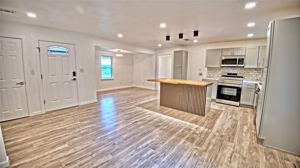 Alexander Kitchen Surv Abs #40 - Residential