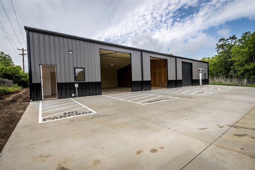 Photo 1 of 13 — 1401 Ranger Highway 301, Weatherford, TX 76086