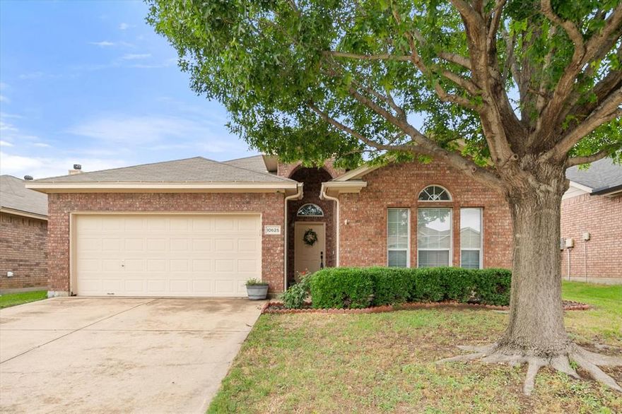 Light and right well kept home! Fresh paint inside, roof less than 7 years old, water heater 5 years old. Gutters and full sprinkler system! Move in ready, come take a tour today!