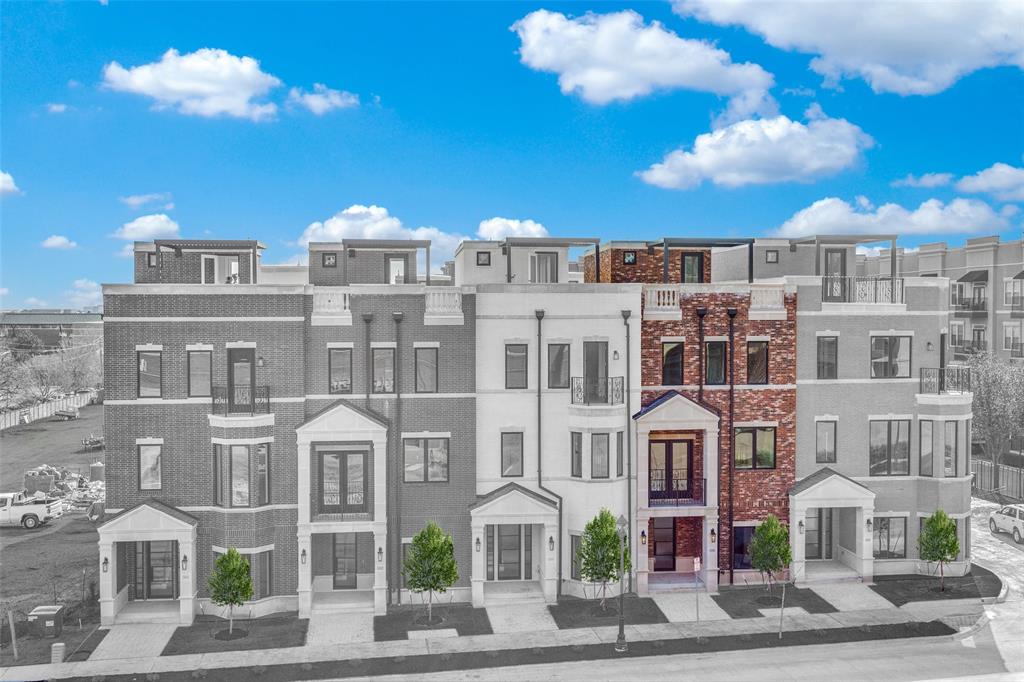 250 E Dallas Road 112