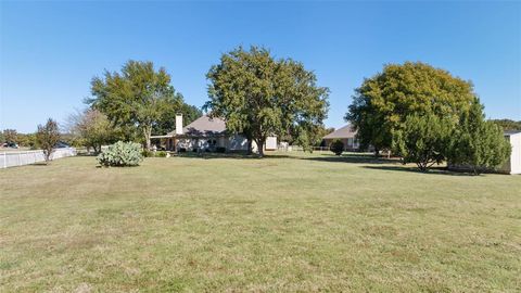 Tiny photo for 100 Island Circle, Shady Shores, TX 76208 (MLS # 21100065)