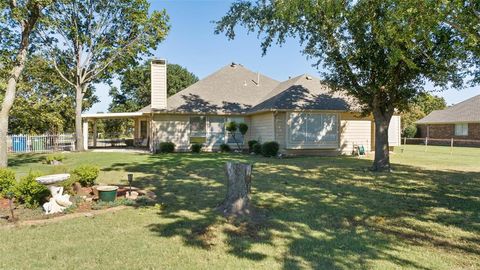 Tiny photo for 100 Island Circle, Shady Shores, TX 76208 (MLS # 21100065)