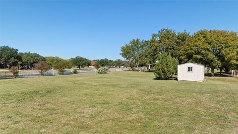 Tiny photo for 100 Island Circle, Shady Shores, TX 76208 (MLS # 21100065)