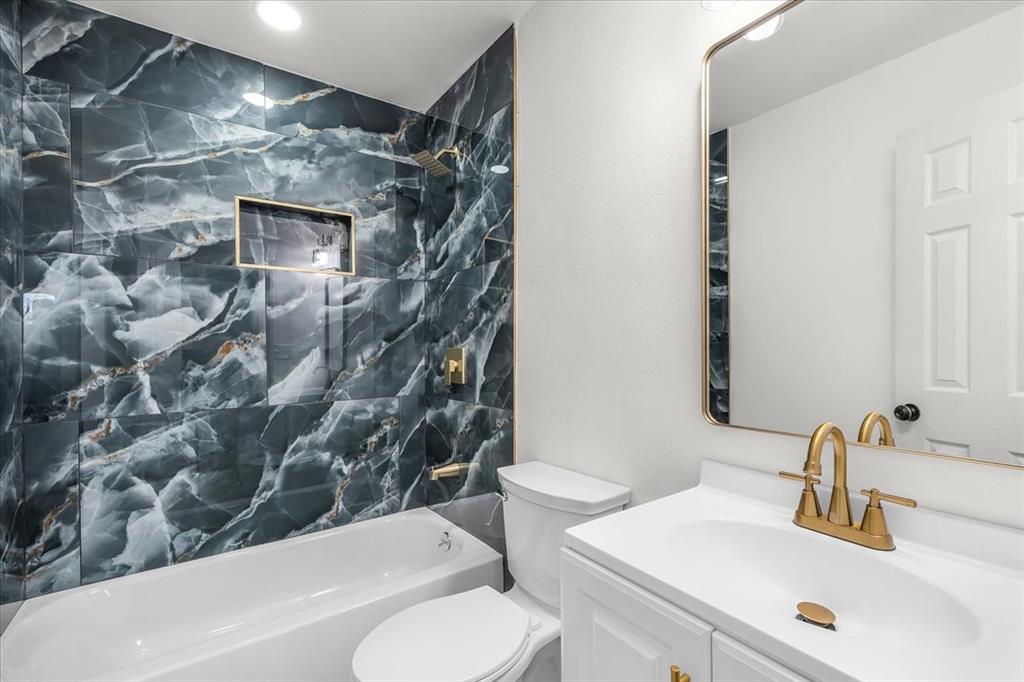 6415 Cinnamon Oaks Drive