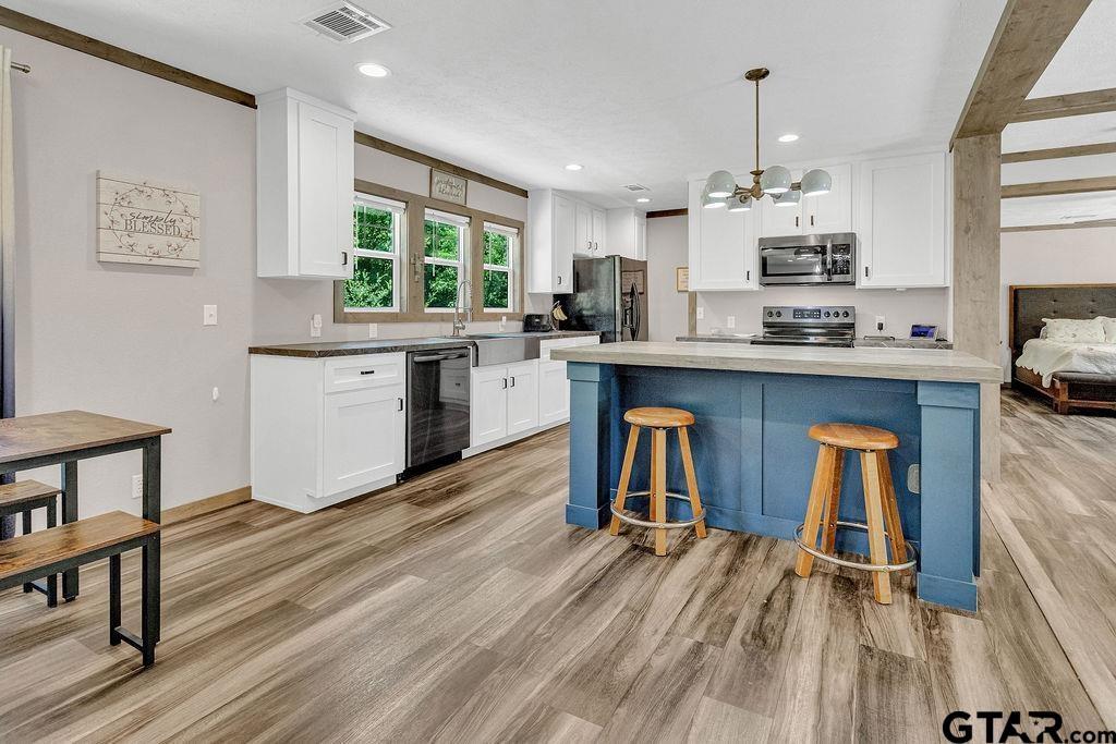 A100337-A0337 J Ellis - Residential